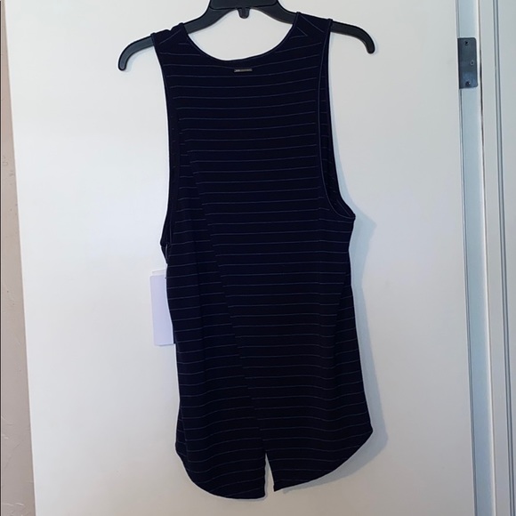 Mondetta Work Out Tank. - Picture 3 of 6